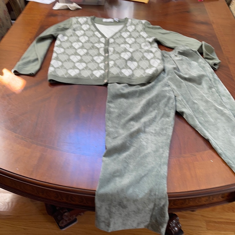 Alfred Dunner Green Corduroy Sweater Pants set 14  pants medium top